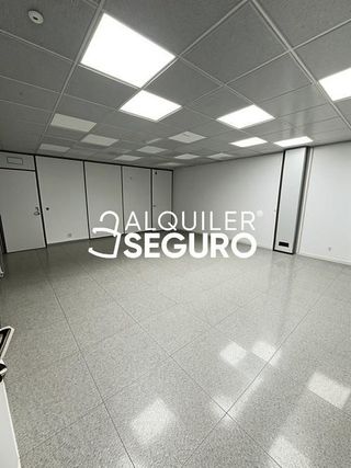 Local comercial en alquiler en Santa Eugenia en Madrid