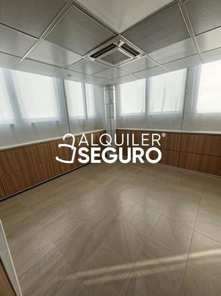 Local comercial en alquiler en Santa Eugenia en Madrid