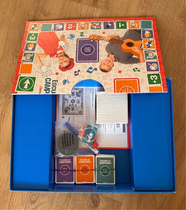 Juego mesa niños Escuela de Campeones Clementoni