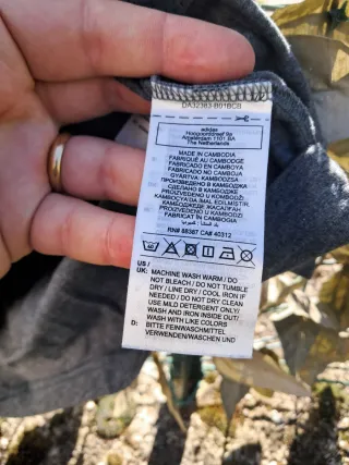 T-shirt Adidas grigia con logo bianco – Taglia M