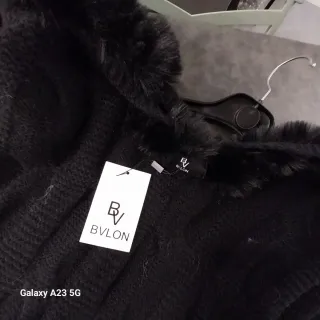 Mantella lana e pelliccia nera taglia unica