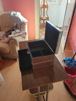 Joyero expositor espejo diseño floral