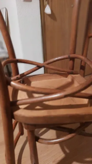 2 Sillas francesas de madera tallada