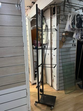 Burro expositor metálico con ruedas