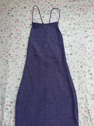 Vestido violeta brillante tirantes