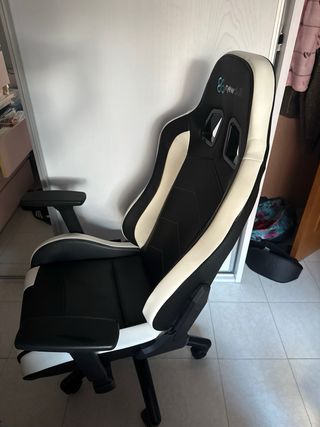 Newskill Takamikura Silla Gaming Negra/Blanca