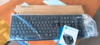 Teclado Logitech K120 español+ Ratón HP Negro