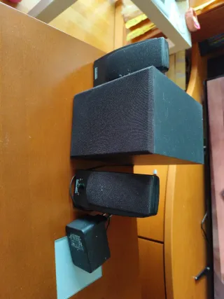 Altavoces TV/PC Negros