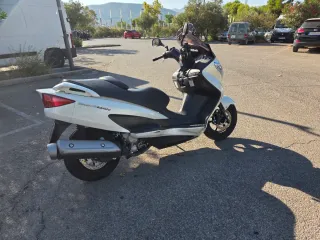 Suzuki Burgman 200 Executive Blanca