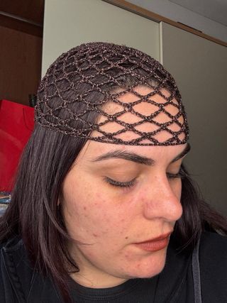 Cappello a rete uncinetto lamé marrone