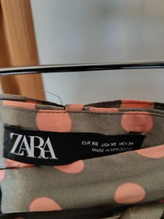 Falda Zara mini lunares verde y rosa T.XS
