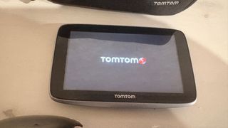 GPS TomTom GO Premium + Accesorios