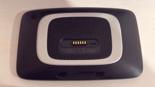 GPS TomTom GO Premium + Accesorios