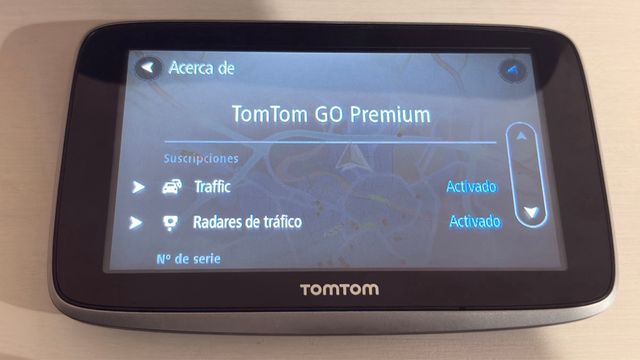 GPS TomTom GO Premium + Accesorios