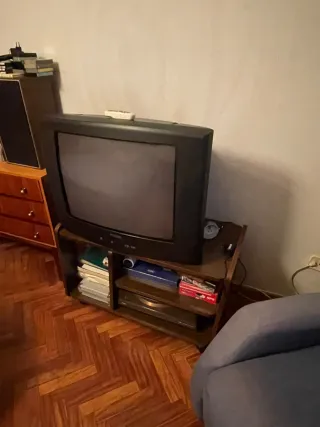 Televisión antigua de regalo