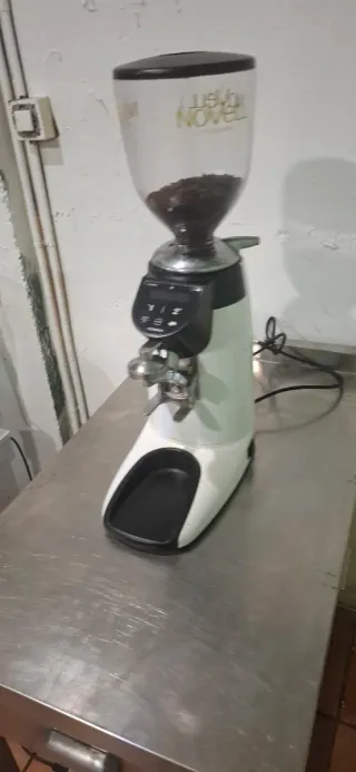 Molinillo COMPAK Automático