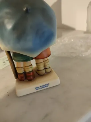 Statuina Hummel Bambini con Ombrello