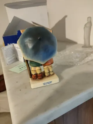 Statuina Hummel Bambini con Ombrello