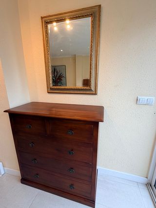 Cómoda de madera con 6 cajones