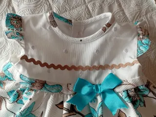 Conjunto Vestido, culetin y capota Bebé Niña