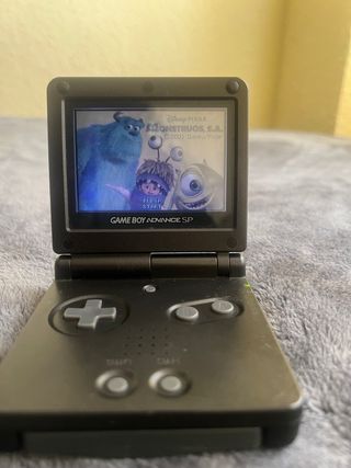 Game Boy Advance SP + Juego Disney + Cargador