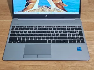 HP 250 G8 i5 16GB 512GB W11