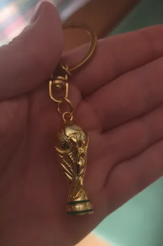 Moneda y llavero copa del mundo futbol