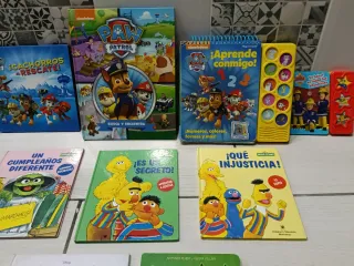 Lote de libros infantiles musicales y otros
