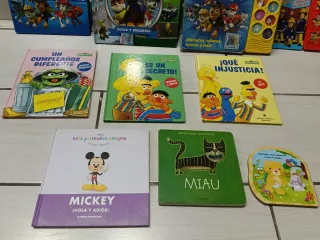 Lote de libros infantiles musicales y otros