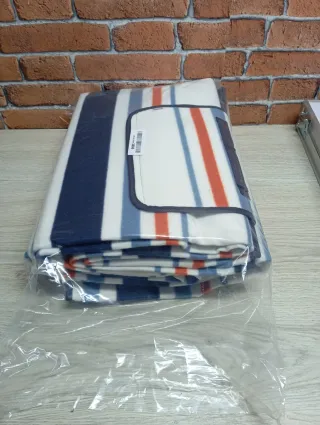 Manta de picnic Amazon Basics a rayas