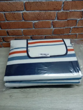 Manta de picnic Amazon Basics a rayas