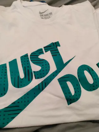 Lote 4 Camisetas Nike Tallas XL y L