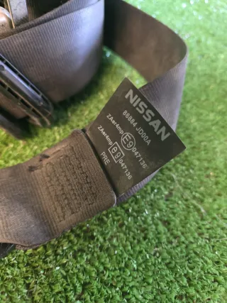 Cinturón seguridad delanteroderecho Nissan Cascade