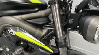 Triumph Street Triple 765 RS Negra y Amarilla