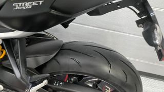 Triumph Street Triple 765 RS Negra y Amarilla