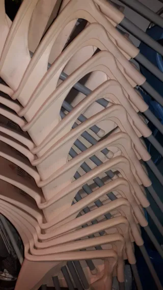 16 Sillas Terraza Nórdic Mist 15€ cadauna.