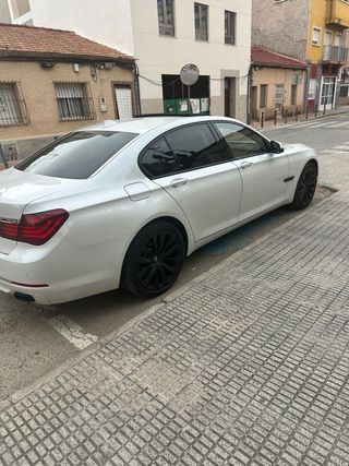 BMW SERIE 7 impecable