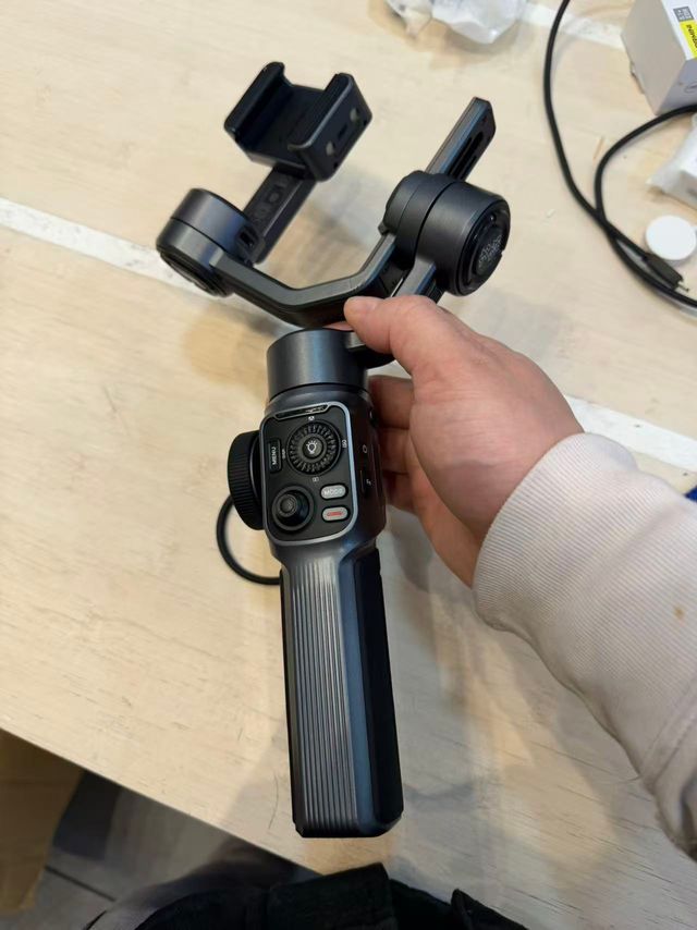 Estabilizador Zhiyun Smooth 5 Combo,fallo