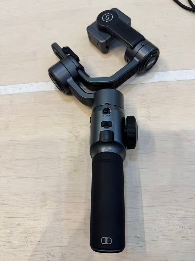 Estabilizador Zhiyun Smooth 5 Combo,fallo