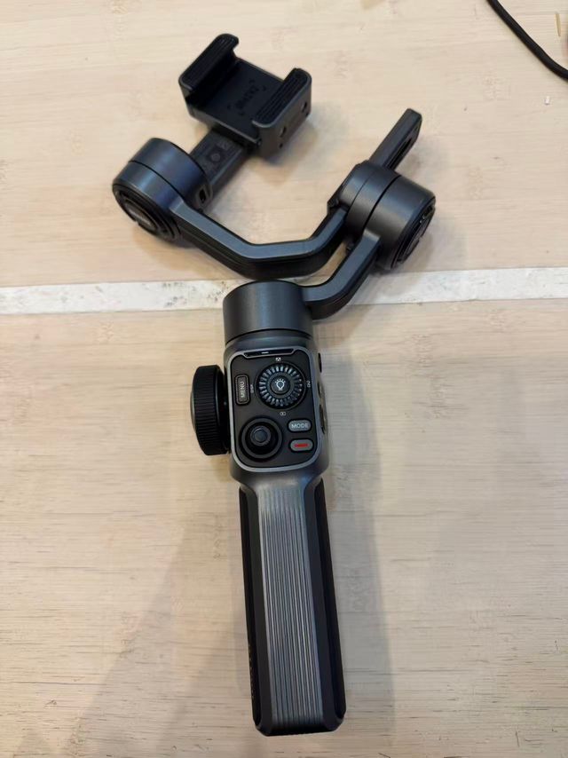 Estabilizador Zhiyun Smooth 5 Combo,fallo