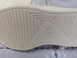 Sapatilhas Zara Amarelas C/ Dinossauros