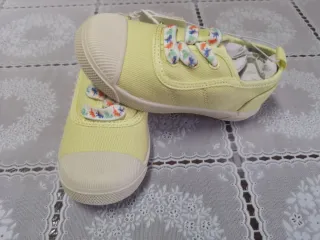 Sapatilhas Zara Amarelas C/ Dinossauros