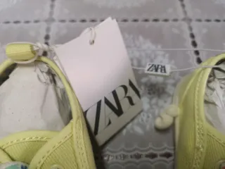 Sapatilhas Zara Amarelas C/ Dinossauros