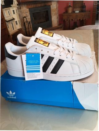Adidas Superstar Talla 41 Blancas y Negras