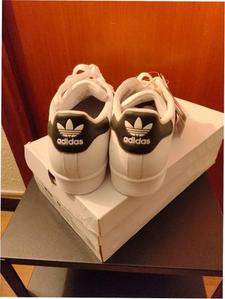 Adidas Superstar Talla 39 Blancas Negras