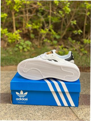 Adidas Superstar Talla 41 Blancas/Negras