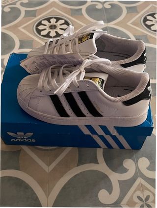 Adidas Superstar Talla 41 Blanco y Negro