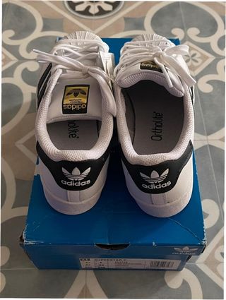 Adidas Superstar Talla 41 Blanco y Negro
