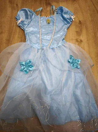 16 Disfraz niña , princesas y varios