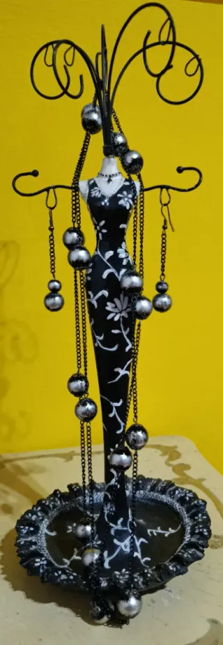 Conjunto collar y pendientes metal